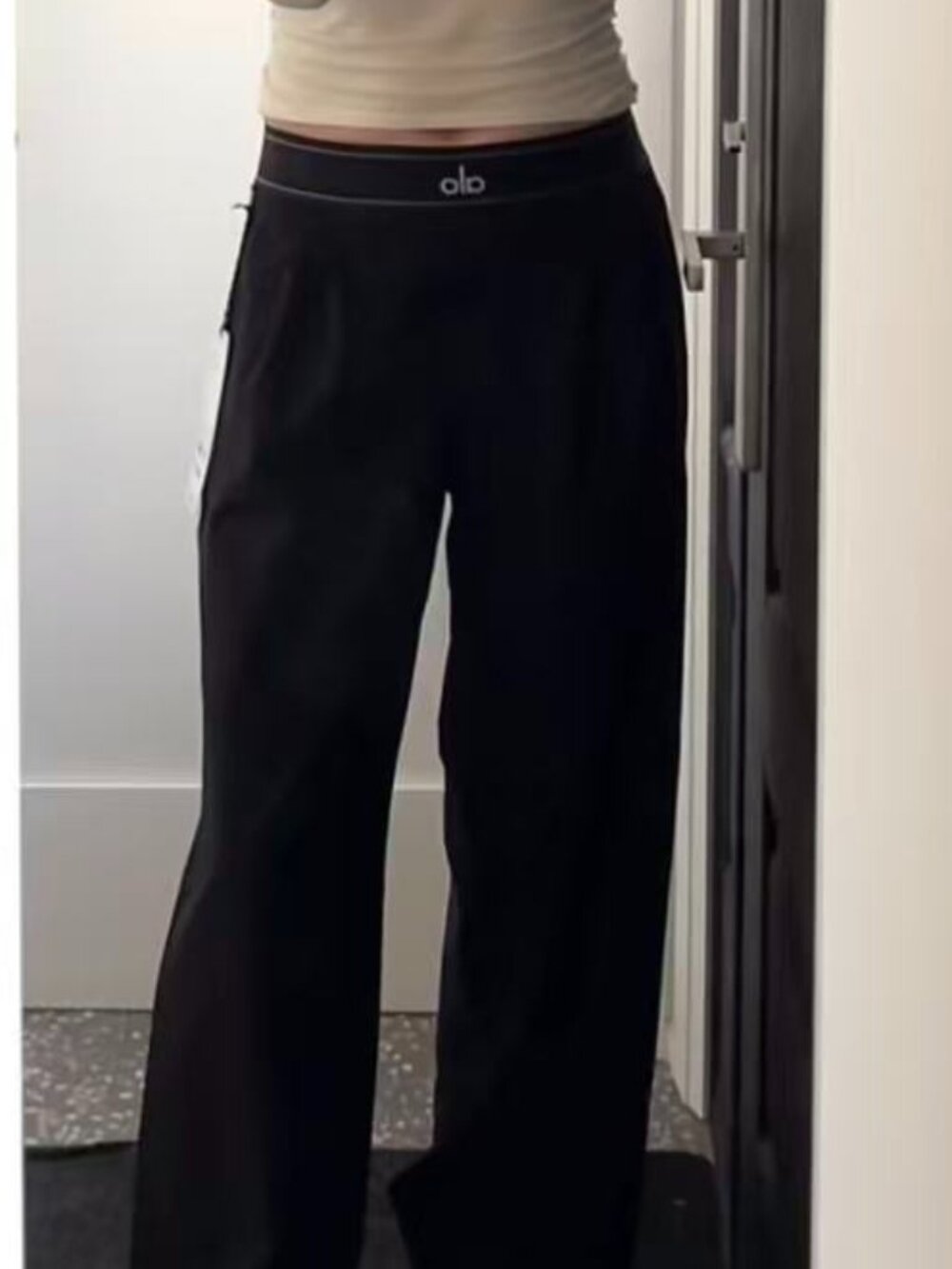 Bestseller😍ALO Yoga Suit Up Trouser Black Clean Girl Wide Leg Pants | 30” NWT - Picture 7 of 8